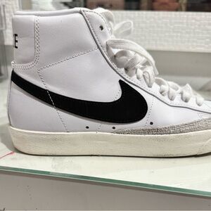 Nike White and Black Women's Sneakers
